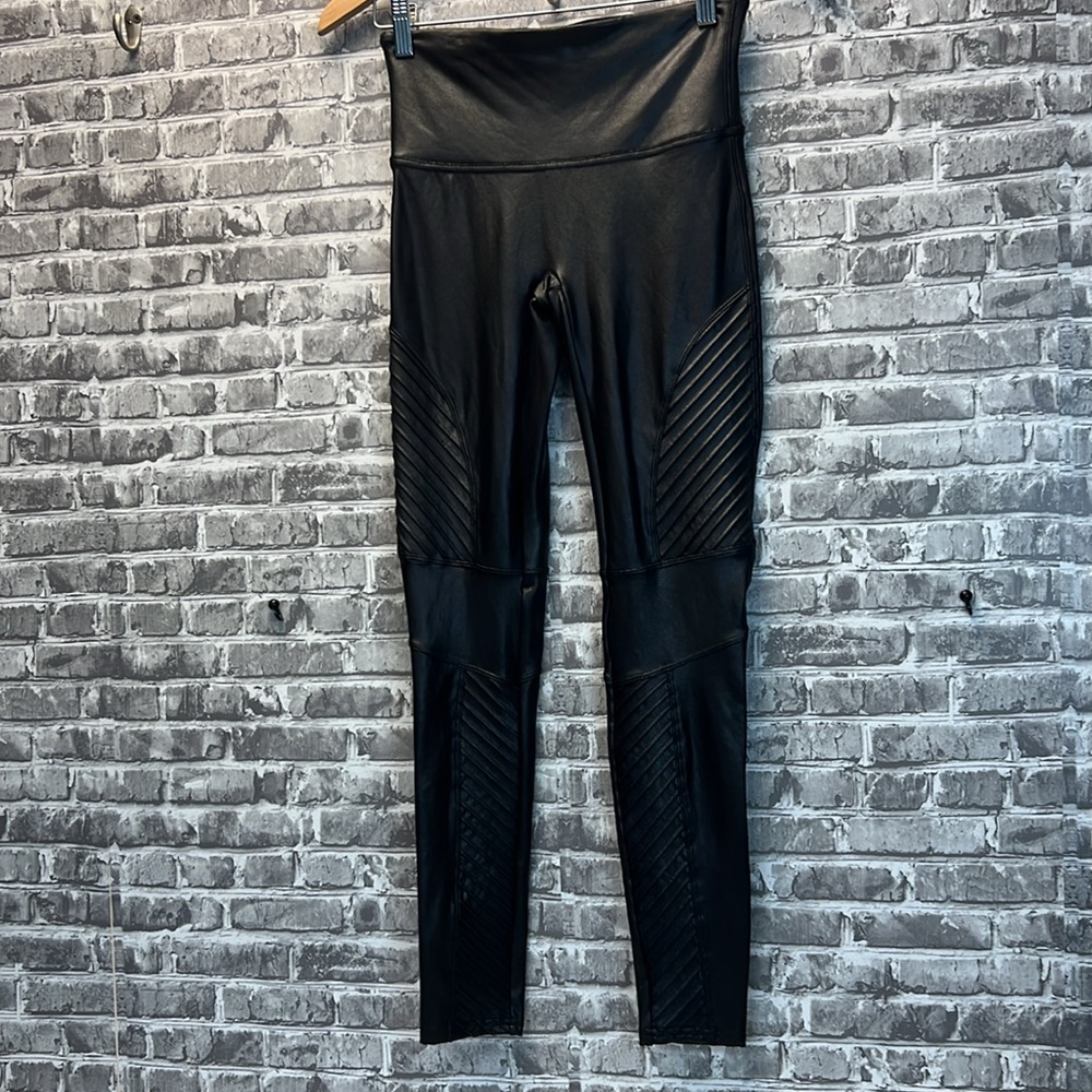 SPANX‎ - Picture 2 of 8